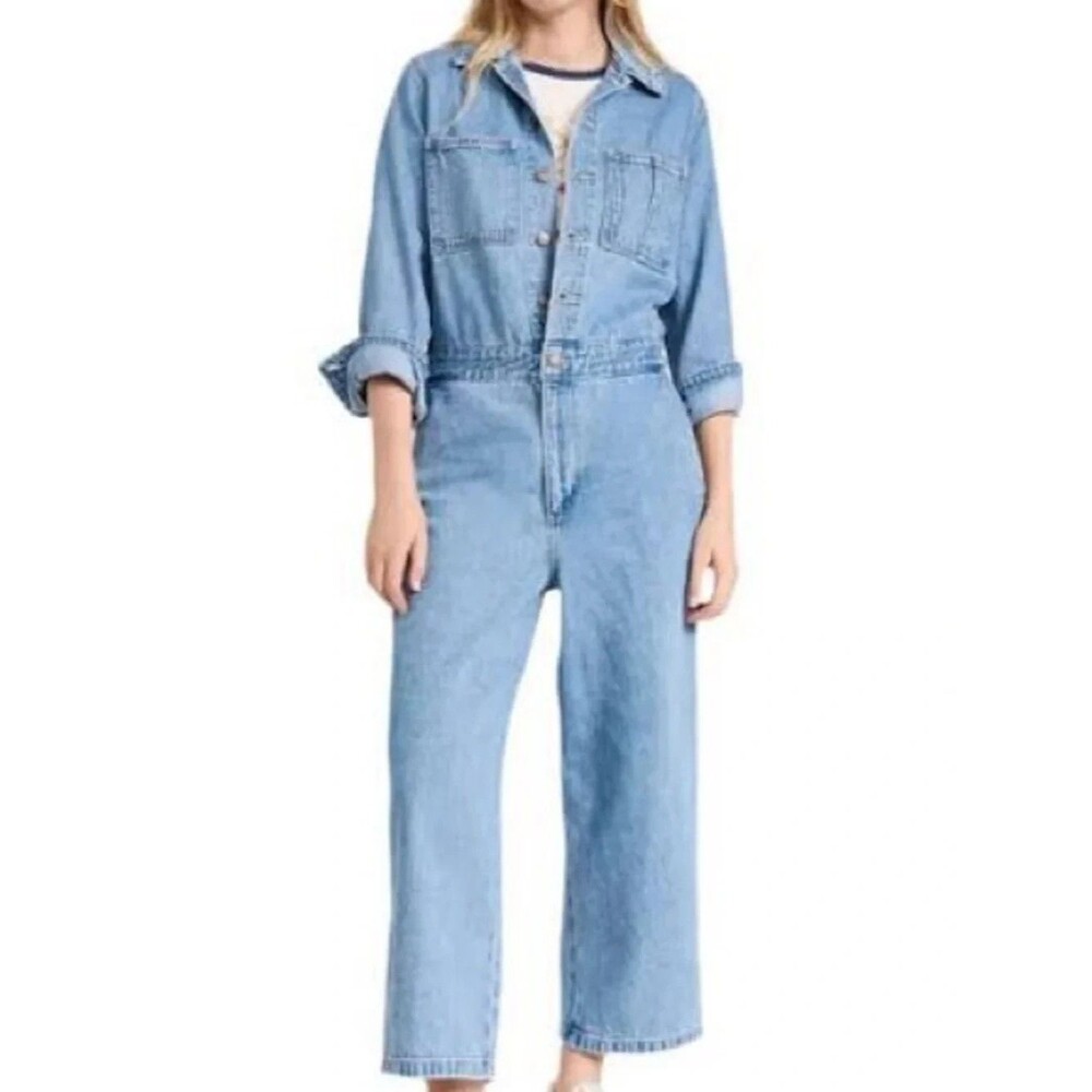 Levis Women's Long Sleeve Cropped Coverall Jumpsuit Overall  Size M  Light Wash